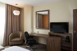 TV o dispositivi per l'intrattenimento presso Hampton Inn by Hilton Irapuato