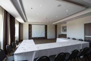 Zona business o sala conferenze di Hampton Inn by Hilton Irapuato