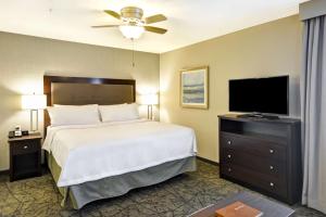 TV a/nebo společenská místnost v ubytování Homewood Suites By Hilton Phoenix Tempe Asu Area