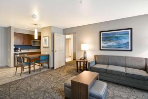 Kuchyň nebo kuchyňský kout v ubytování Homewood Suites By Hilton Phoenix Tempe Asu Area