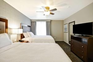 TV a/nebo společenská místnost v ubytování Homewood Suites By Hilton Phoenix Tempe Asu Area