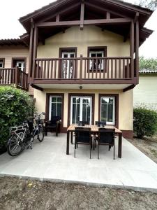 Tòa nhà nơi nhà nghỉ dưỡng tọa lạc