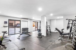 Fitness centrum a/nebo fitness zařízení v ubytování Morgan Residences 508B
