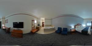 TV a/nebo společenská místnost v ubytování Budget Host Inn and Suites Cameron