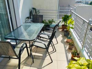 A balcony or terrace at Ρετιρέ με θέα