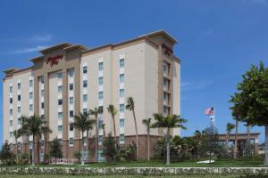 a rendering of the hampton inn suites palm springs at Hampton Inn Fort Lauderdale Pompano Beach in Pompano Beach