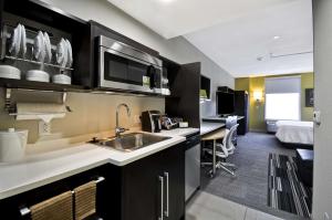 Home2 Suites By Hilton Mt. Juliet, Tn的厨房或小厨房