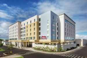 カポレイにあるHampton Inn & Suites Oahu Kapolei - FREE Parking - No Resort Feeの建物の正面のレンダリング