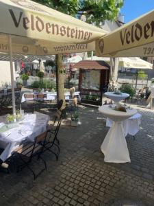 Ein Restaurant oder anderes Speiselokal in der Unterkunft Gasthof Hotel Bauer 