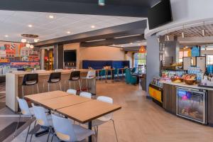 Tru By Hilton Little Rock West餐厅或其他用餐的地方