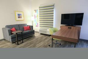 TV a/nebo společenská místnost v ubytování Hampton Inn & Suites Mount Laurel/Moorestown