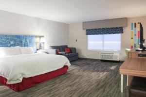 Postel nebo postele na pokoji v ubytování Hampton Inn & Suites Mount Laurel/Moorestown