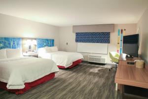 Postel nebo postele na pokoji v ubytování Hampton Inn & Suites Mount Laurel/Moorestown