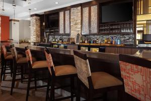 Hilton Garden Inn Waco酒廊或酒吧区