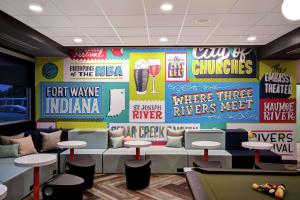 Tru By Hilton Fort Wayne的休息区