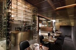 Hilton Port Moresby Hotel & Residences的休息区