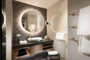 Hilton Port Moresby Hotel & Residences的一间浴室