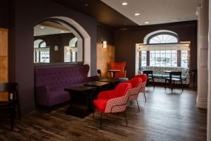 The Sire Hotel Lexington, Tapestry Collection by Hilton的休息区