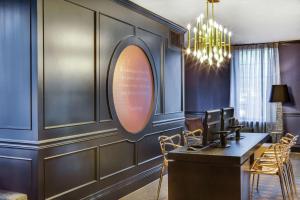 The Sire Hotel Lexington, Tapestry Collection by Hilton的休息区