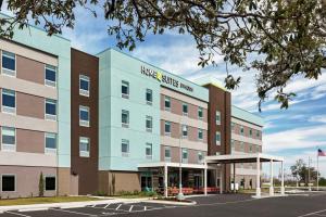 una representación de un hotel con aparcamiento en Home2 Suites By Hilton San Antonio North Stone Oak en San Antonio