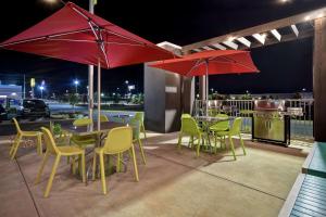 Home 2 Suites By Hilton Dothan餐厅或其他用餐的地方