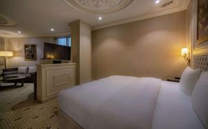 DoubleTree By Hilton Gaziantep客房内的一张或多张床位