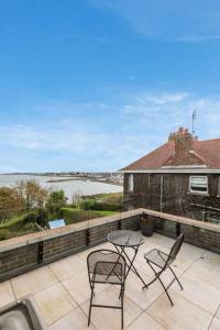Gallery image of Skippingstone Beach Loft With Amazing Sea Views in Bangor