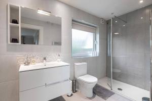 Gallery image of Skippingstone Beach Loft With Amazing Sea Views in Bangor