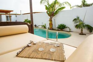 Bazén v ubytovaní Villa Tokio con jacuzzi y piscina privada alebo v jeho blízkosti