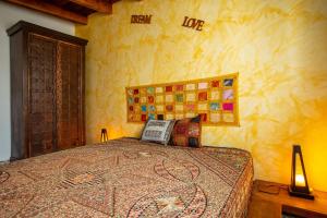 Posteľ alebo postele v izbe v ubytovaní Villa Tokio con jacuzzi y piscina privada