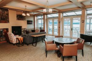 Chrysalis Inn & Spa Bellingham, Curio Collection by Hilton的休息区
