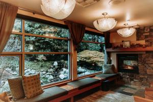 Chrysalis Inn & Spa Bellingham, Curio Collection by Hilton的休息区