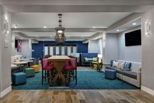 Area soggiorno di Hampton Inn Weslaco