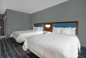Letto o letti in una camera di Hampton Inn Weslaco