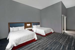 Letto o letti in una camera di Hampton Inn Weslaco