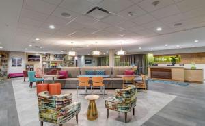 Home2 Suites By Hilton Foley的休息区