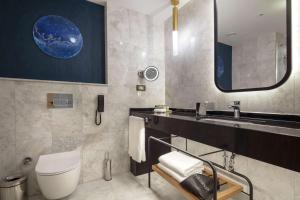 Doubletree By Hilton Afyonkarahisar的一间浴室