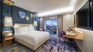 Doubletree By Hilton Afyonkarahisar客房内的一张或多张床位