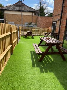 Jardín al aire libre en The Plough Inn Wigston