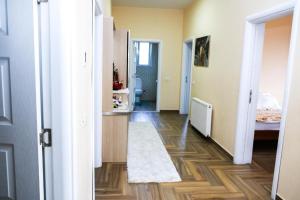 Køkken eller tekøkken på Villa Guci + 16 billeder