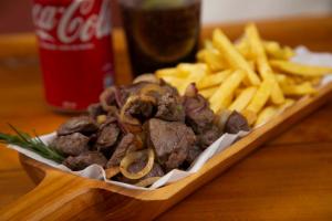 Comida in lodge ou em algum lugar perto