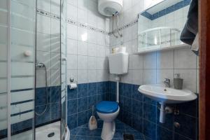 Bilik mandi di Apartments with parking space Mandre, Pag - 16836