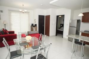 Kuchyň nebo kuchyňský kout v ubytování Downtown Apartments "Altos del Sur"