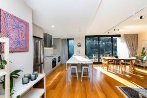Φωτογραφία από το άλμπουμ του Canberra 22 σε Kingston 