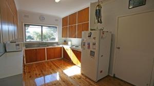 Kuchyň nebo kuchyňský kout v ubytování Llorene Family Fishing Pet friendly Bermagui
