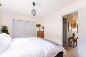 Gallery image of Cozy 2BR condo w/ valley views in Vernon Township +20 photos