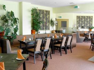 
Ein Restaurant oder anderes Speiselokal in der Unterkunft Hotel Sembziner Hof 
