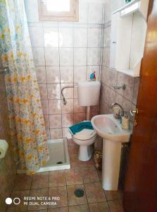 Gallery image of Traditional Trikeri Escape House in Ayía Kiriakí +7 photos