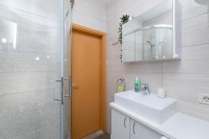 Koupelna v ubytování Apartments Martic