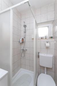 Koupelna v ubytování Apartments Martic